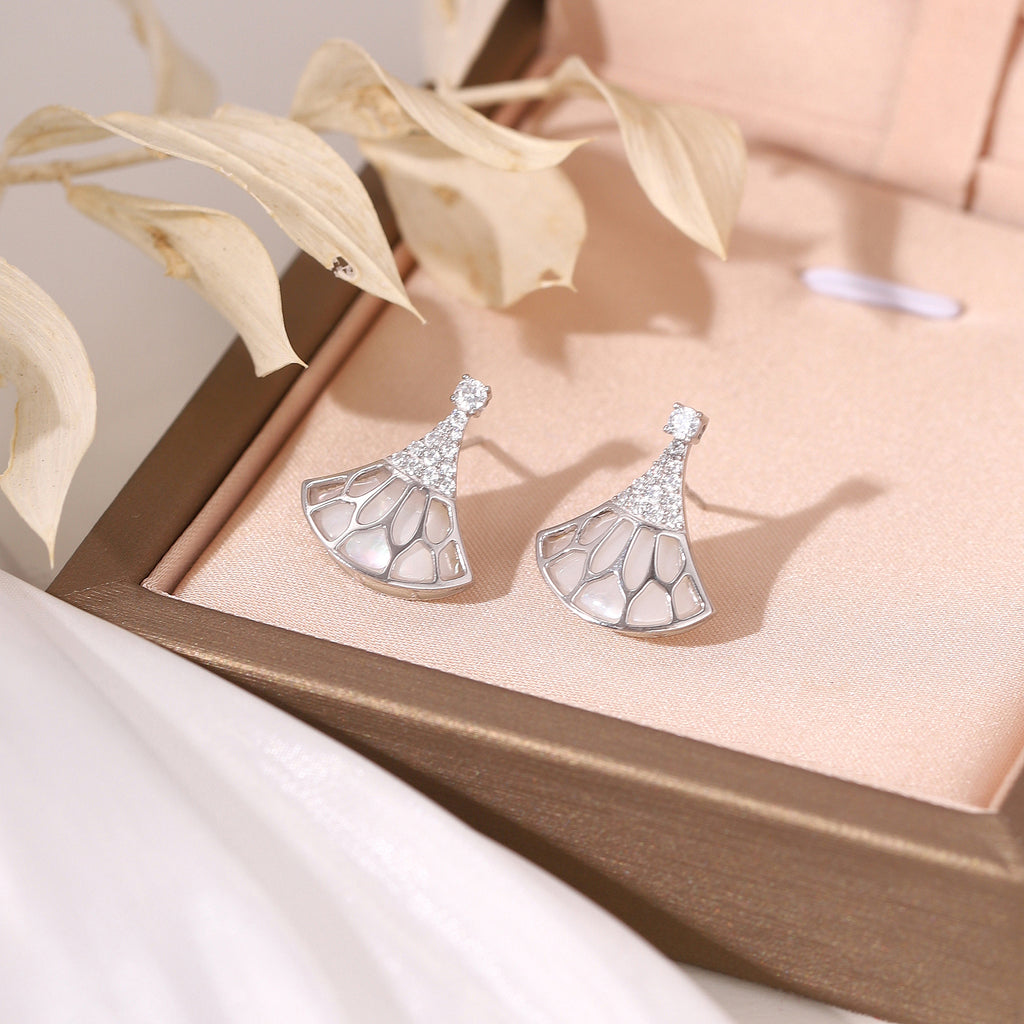 Scallop Shell Studs